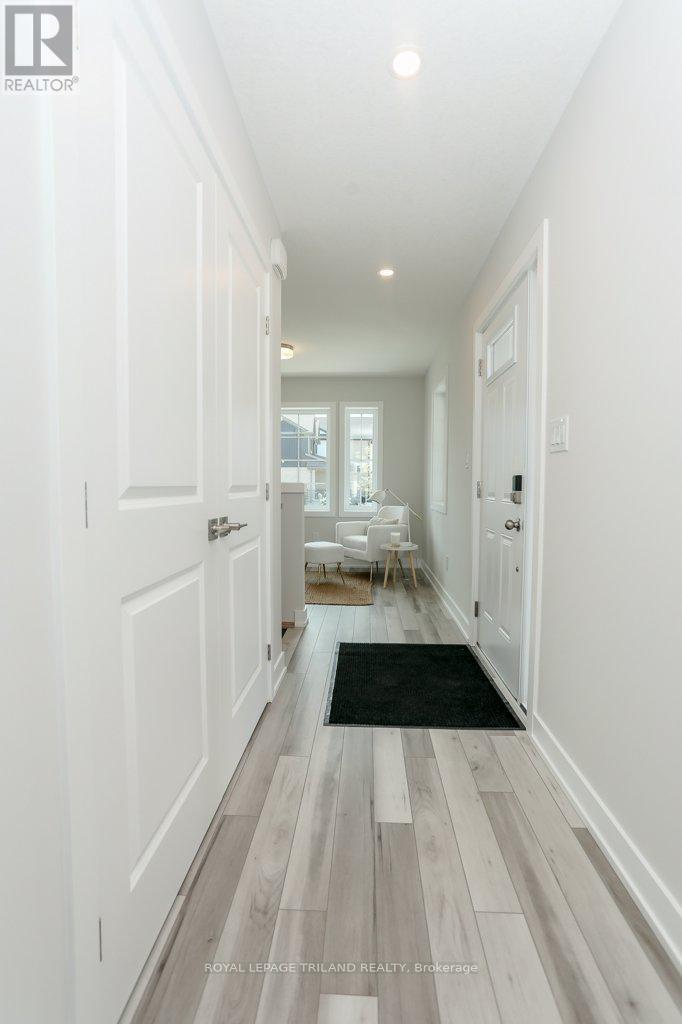 1 Harrow Lane, St. Thomas, Ontario  N5R 0P3 - Photo 9 - X12323876