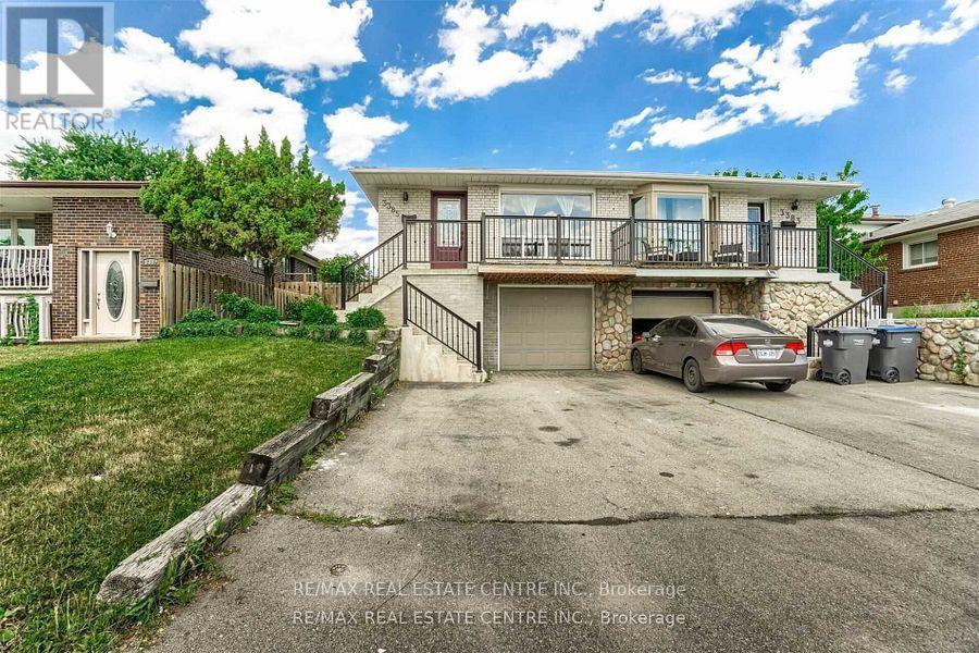 3385 Ellengale (Upper) Drive, Mississauga, Ontario  L5C 1Z5 - Photo 1 - W12281357