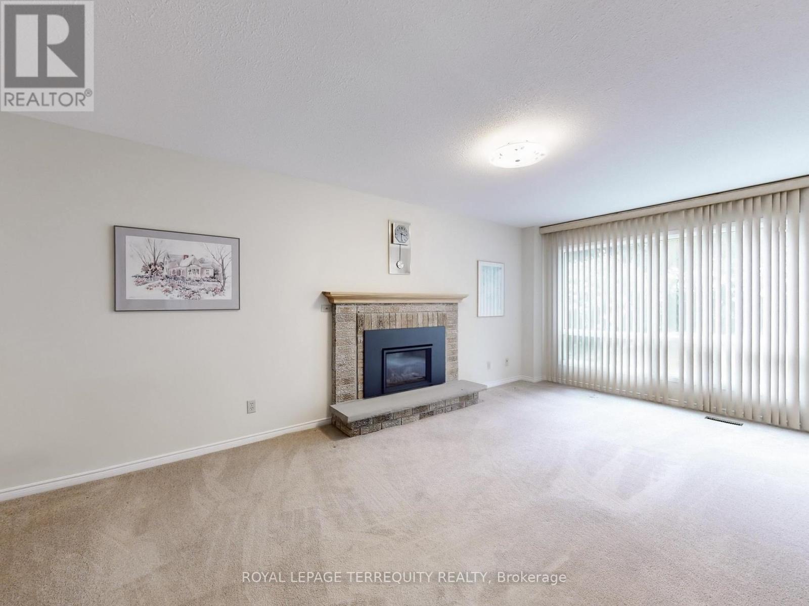 4 Mowat Court, Brampton, Ontario  L6Z 3E6 - Photo 10 - W12323703