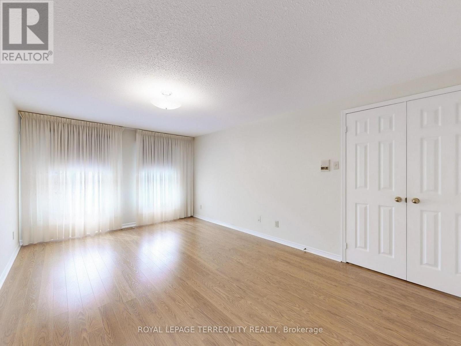 4 Mowat Court, Brampton, Ontario  L6Z 3E6 - Photo 13 - W12323703