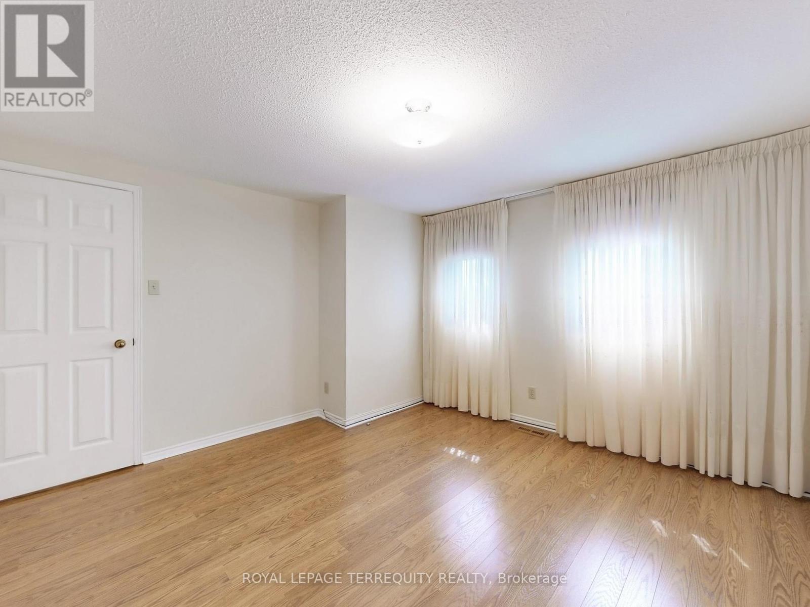 4 Mowat Court, Brampton, Ontario  L6Z 3E6 - Photo 17 - W12323703