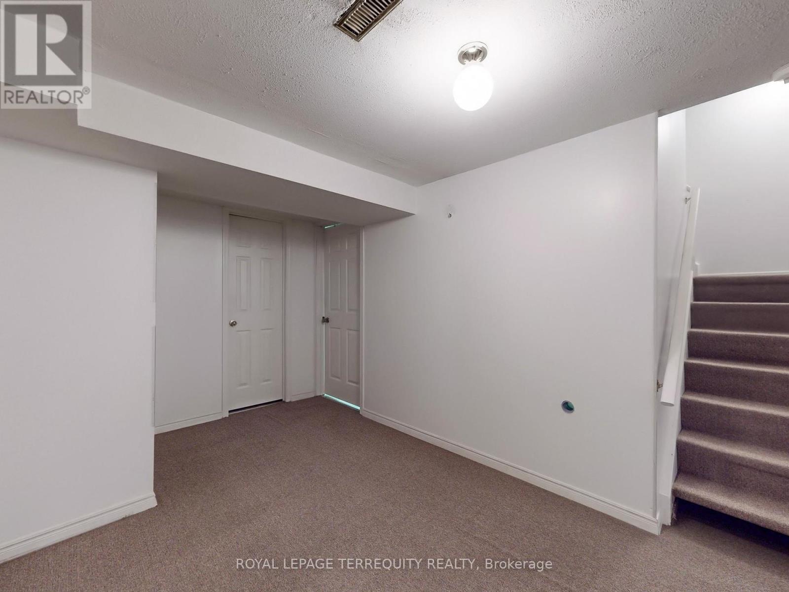 4 Mowat Court, Brampton, Ontario  L6Z 3E6 - Photo 18 - W12323703