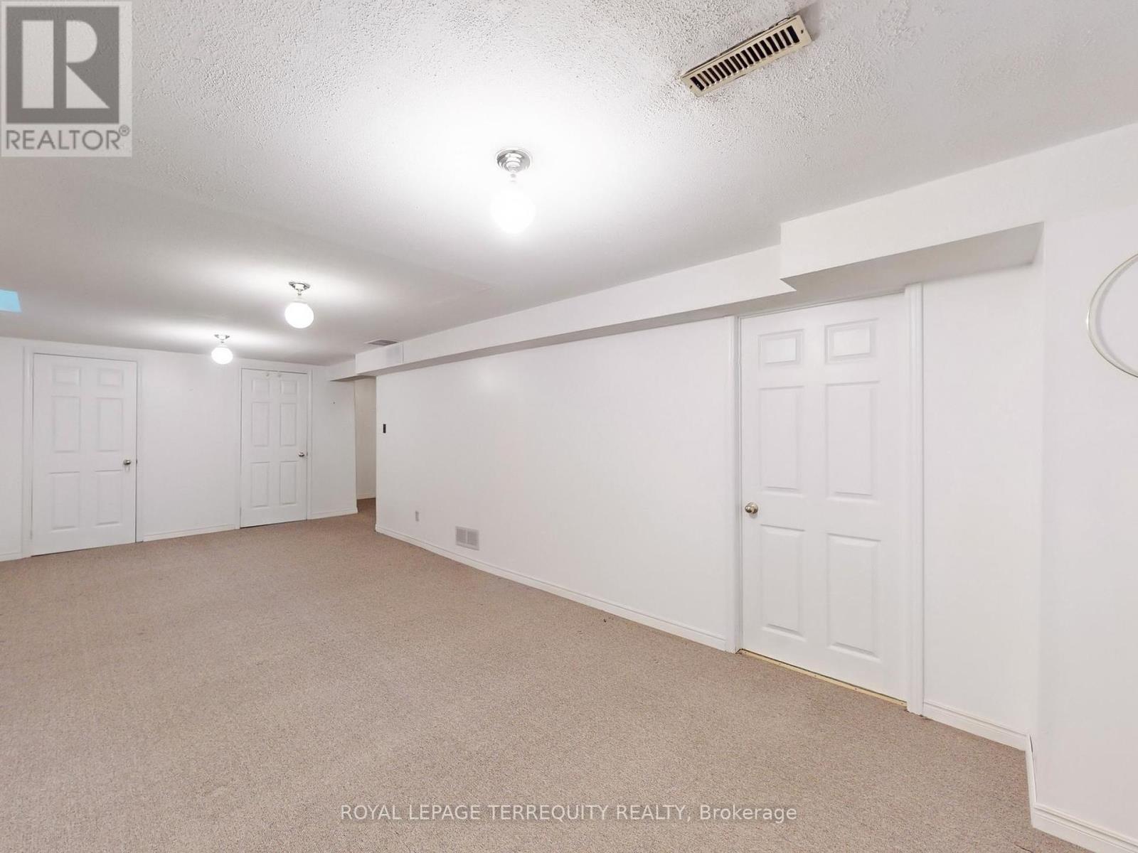 4 Mowat Court, Brampton, Ontario  L6Z 3E6 - Photo 19 - W12323703