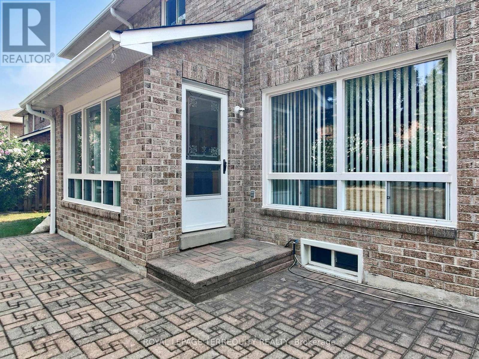 4 Mowat Court, Brampton, Ontario  L6Z 3E6 - Photo 25 - W12323703