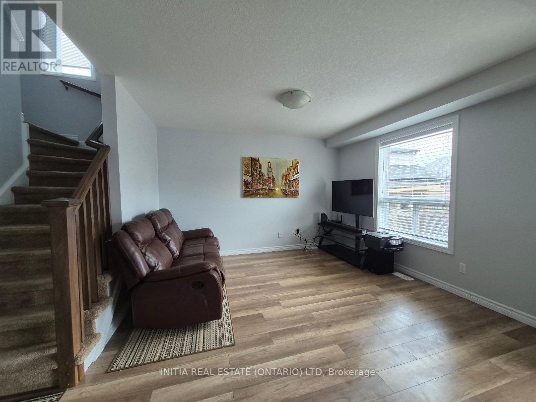 2711 Foxbend Link, London North, Ontario  N6G 5B4 - Photo 7 - X12323973