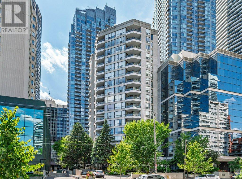 1105 - 30 HOLLY STREET, Toronto, Ontario