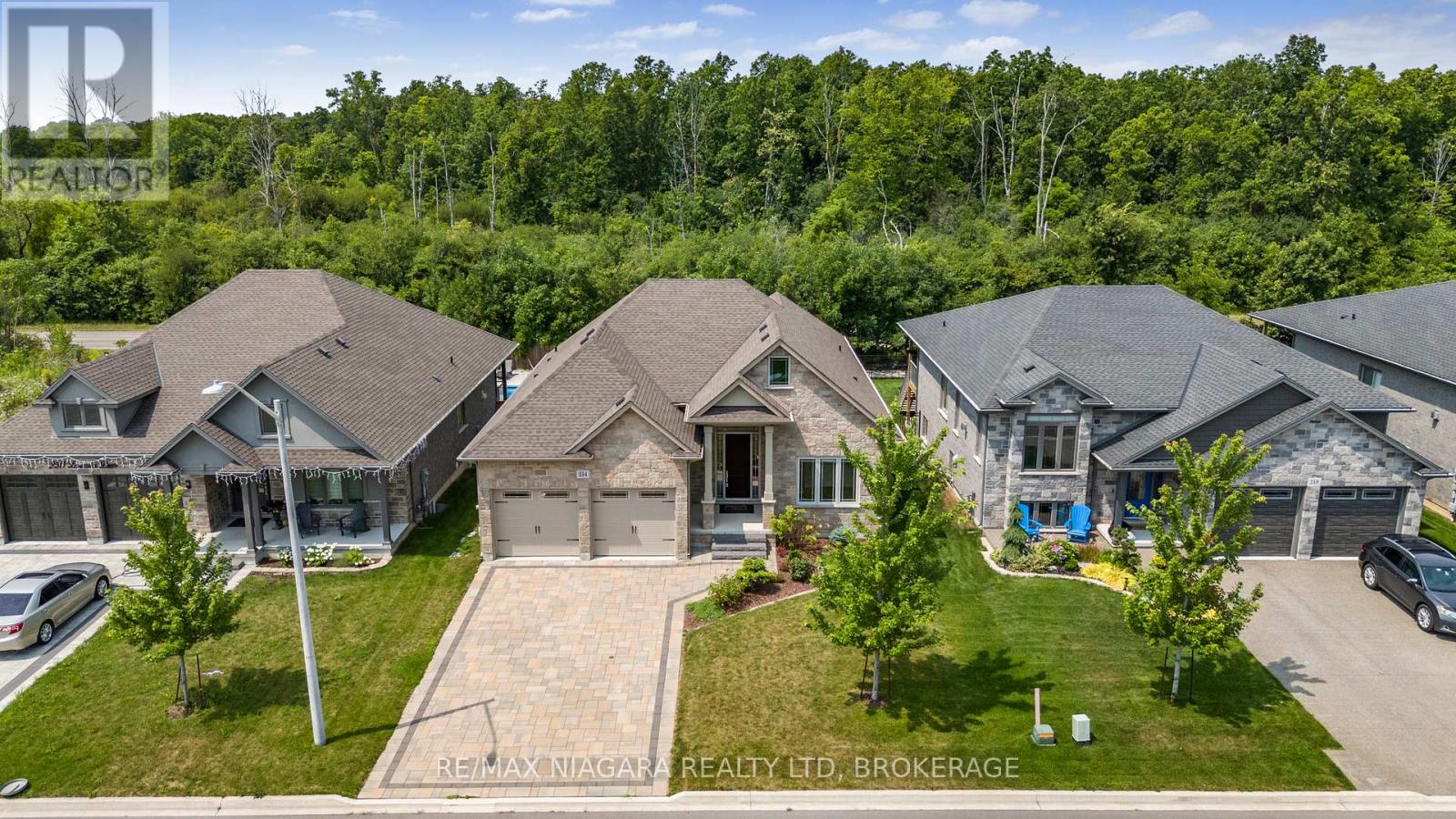 Property at 254 LANCASTER DRIVE image 2