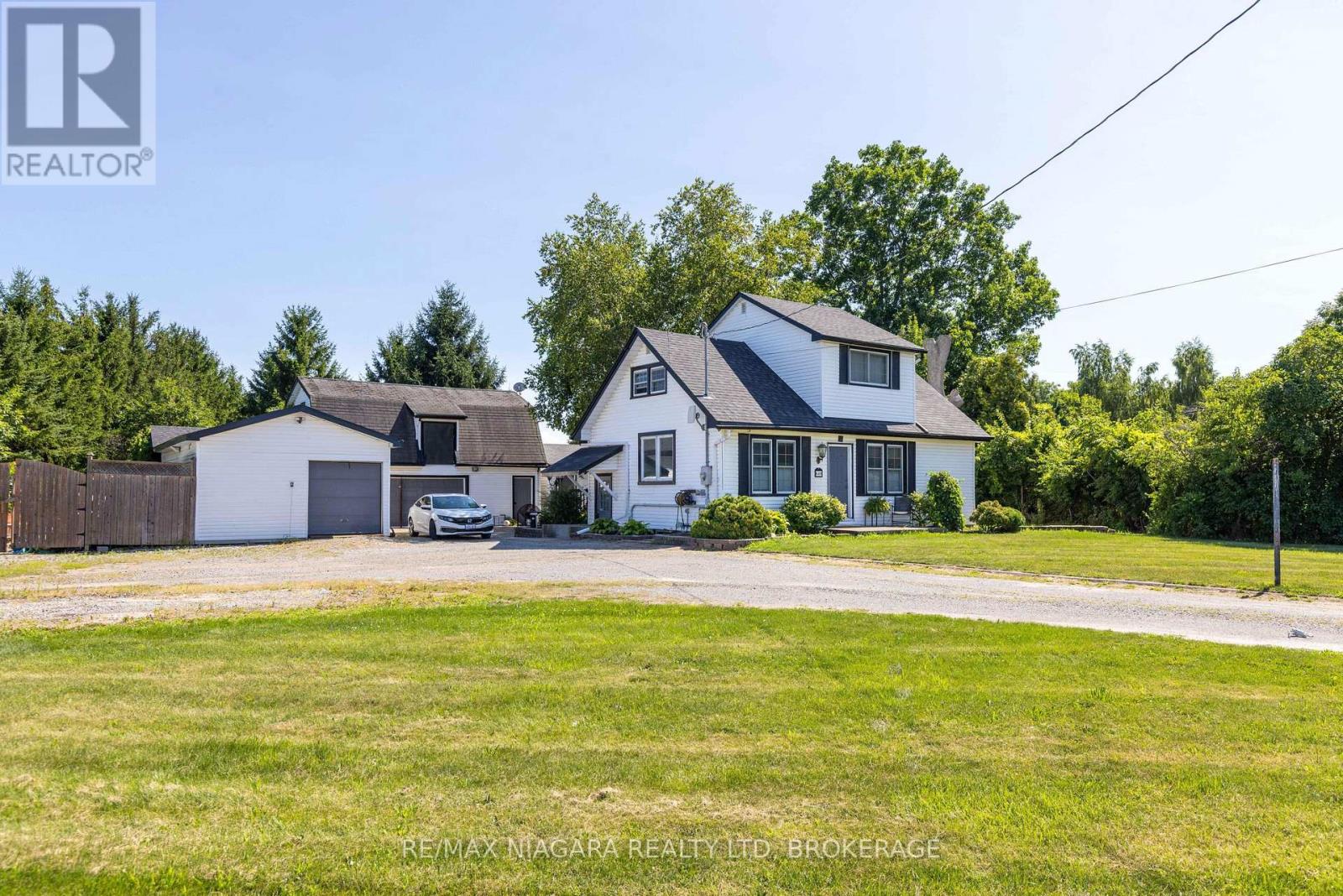 Property at 649 LAKESHORE ROAD image 2