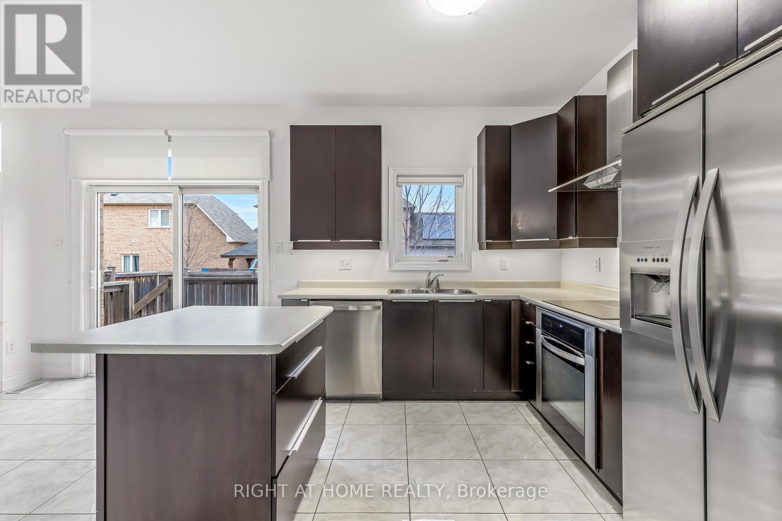 Main - 5 Oswell Drive, Ajax, Ontario  L1Z 0J3 - Photo 7 - E12323836