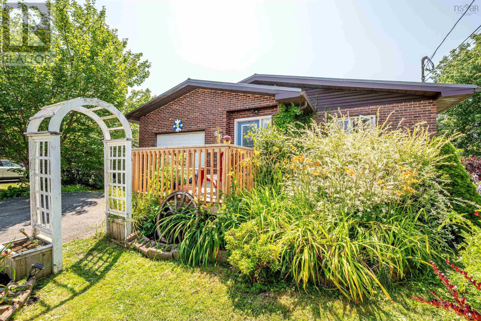 86 La Pierre Crescent, Dartmouth, Nova Scotia  B2W 5C8 - Photo 1 - 202519481