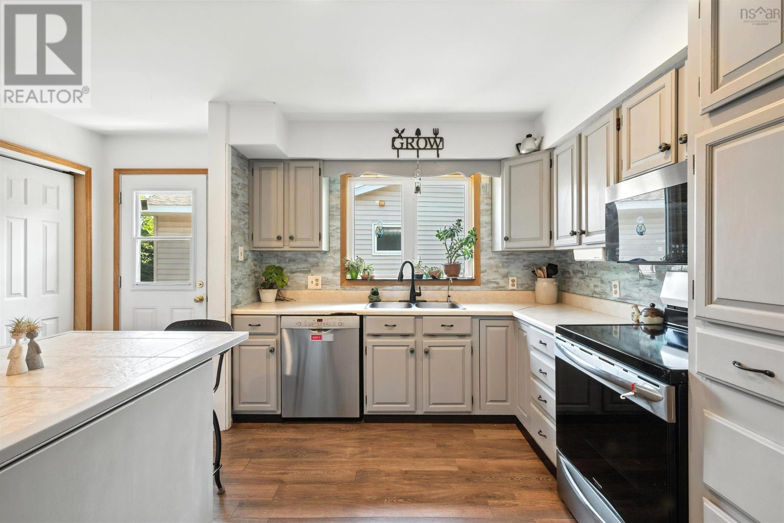 86 La Pierre Crescent, Dartmouth, Nova Scotia  B2W 5C8 - Photo 4 - 202519481