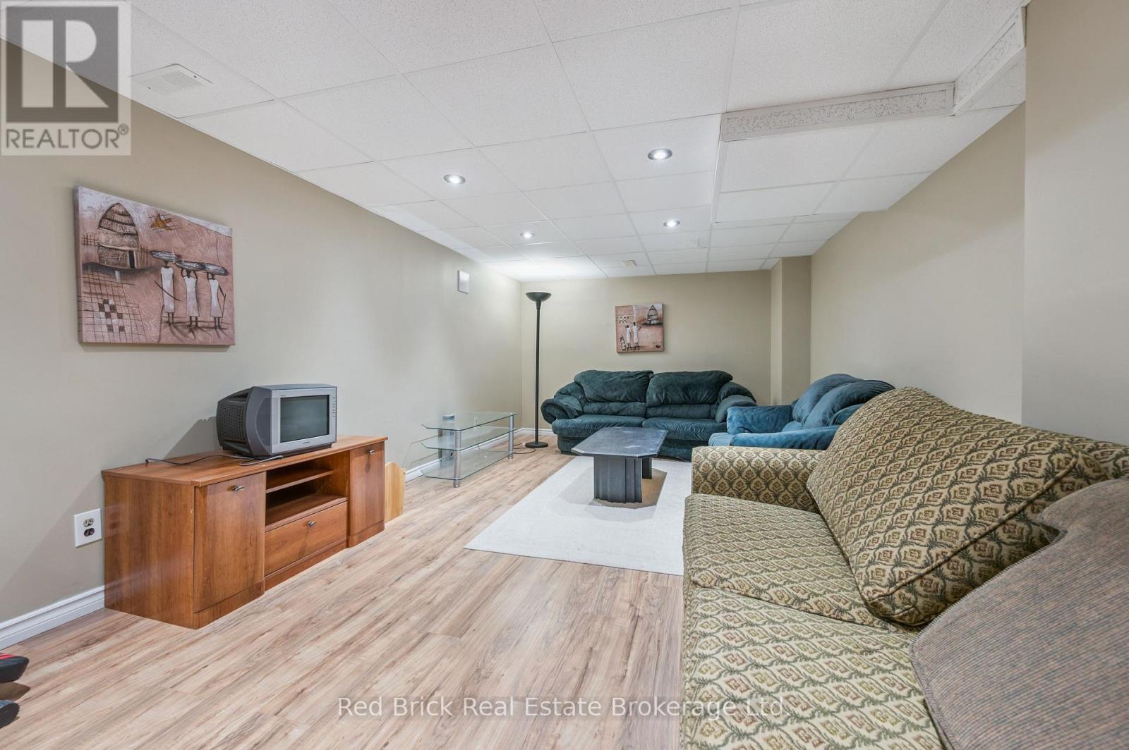 16 - 121 University Avenue E, Waterloo, Ontario  N2J 4J1 - Photo 28 - X12324001