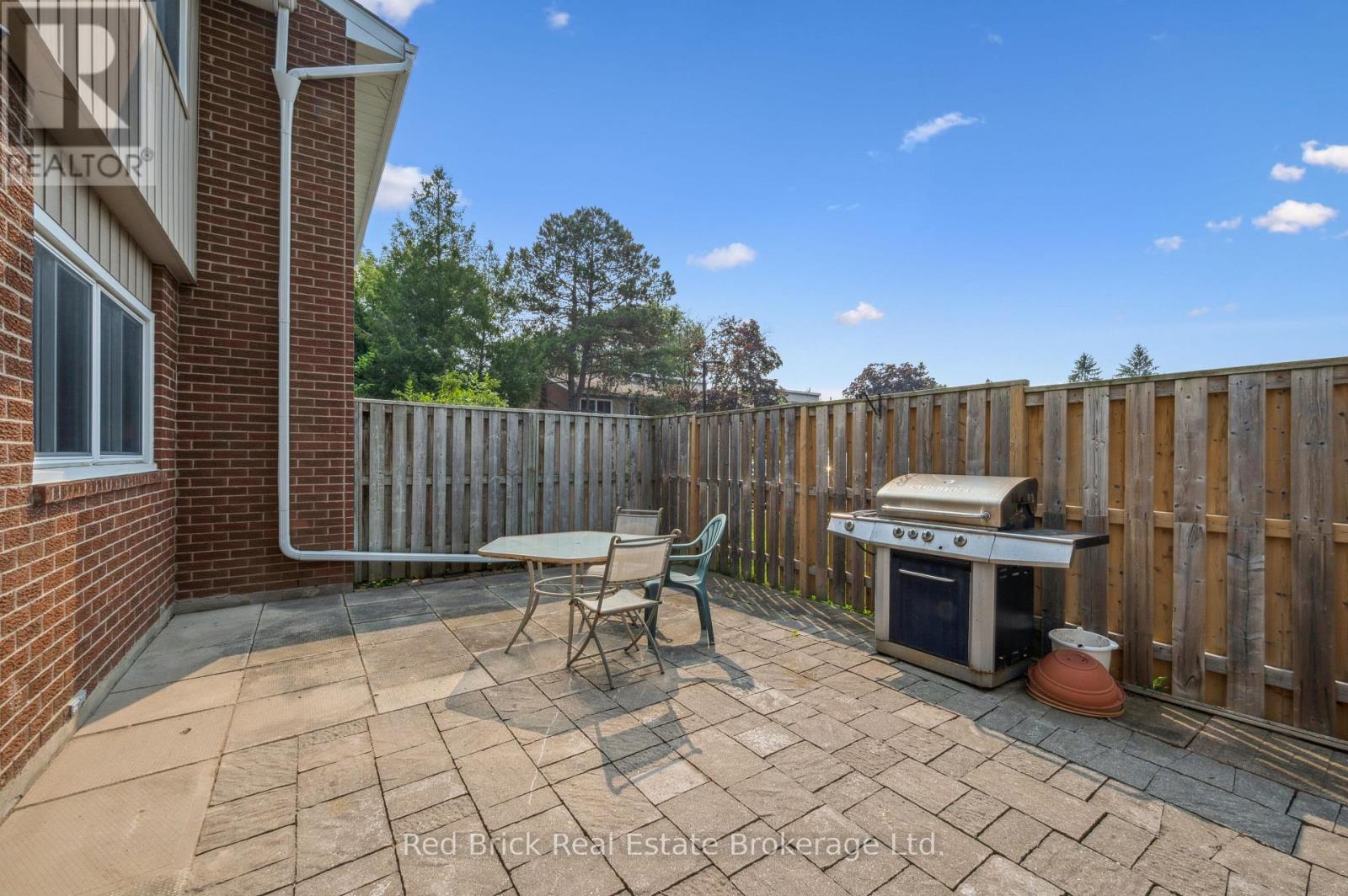 16 - 121 University Avenue E, Waterloo, Ontario  N2J 4J1 - Photo 32 - X12324001