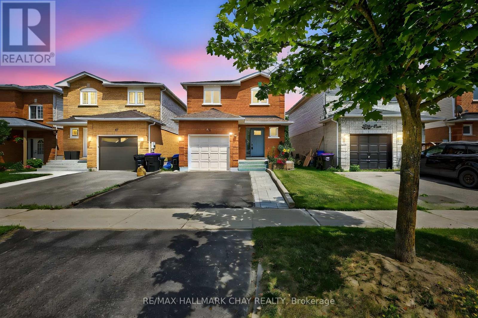 Property at 49 MCKNIGHT CRESCENT image 2