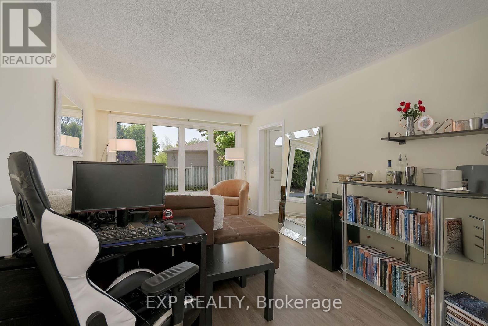 22a Bernick Drive, Barrie, Ontario  L4M 5J5 - Photo 11 - S12323781