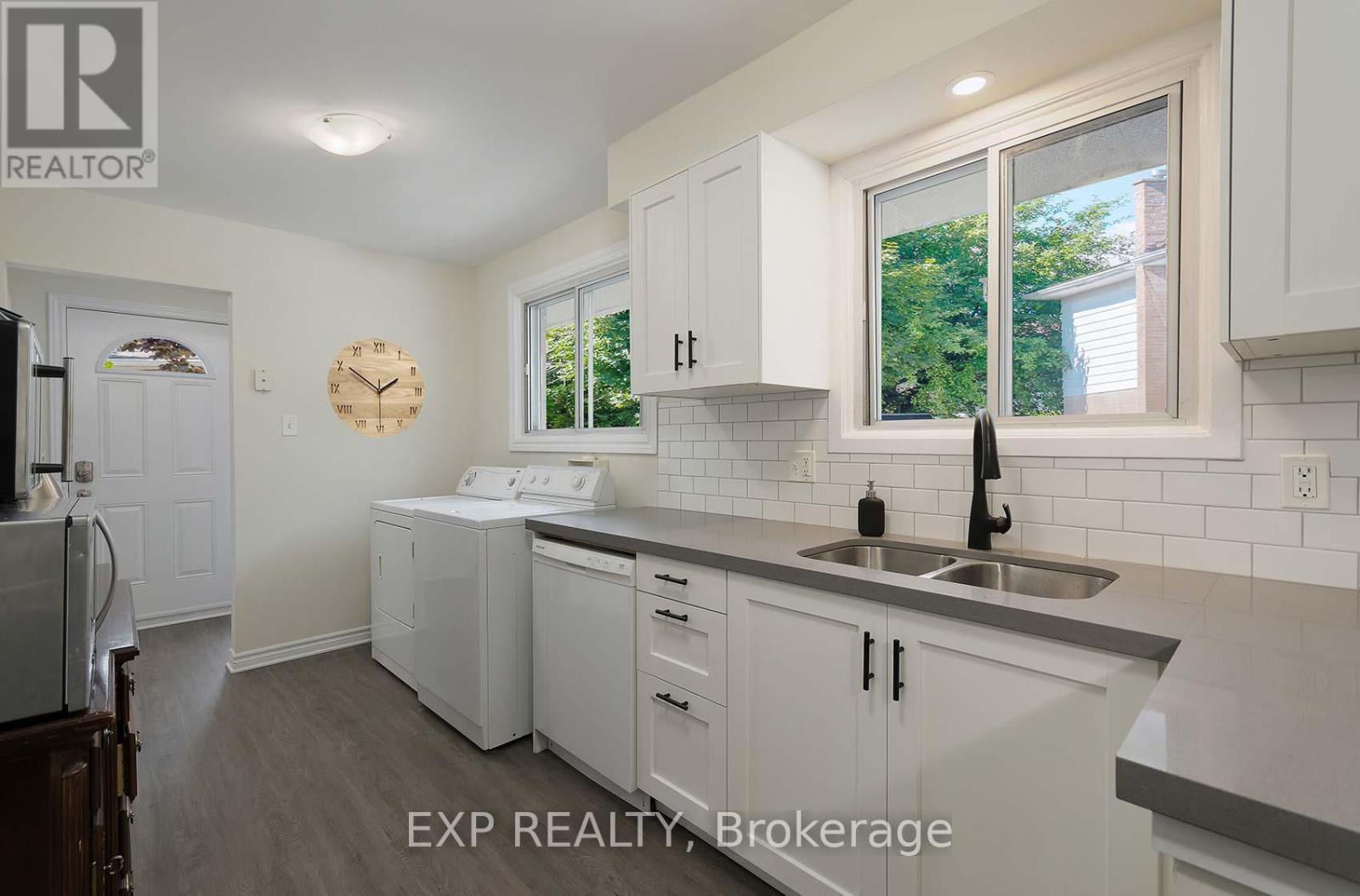 22a Bernick Drive, Barrie, Ontario  L4M 5J5 - Photo 13 - S12323781