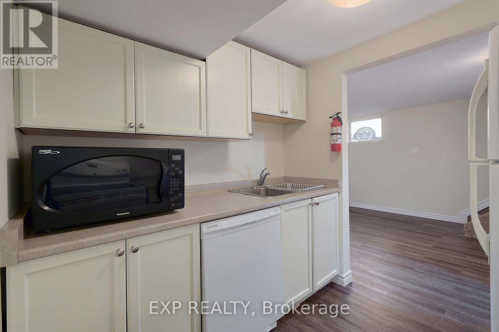 22a Bernick Drive, Barrie, Ontario  L4M 5J5 - Photo 31 - S12323781