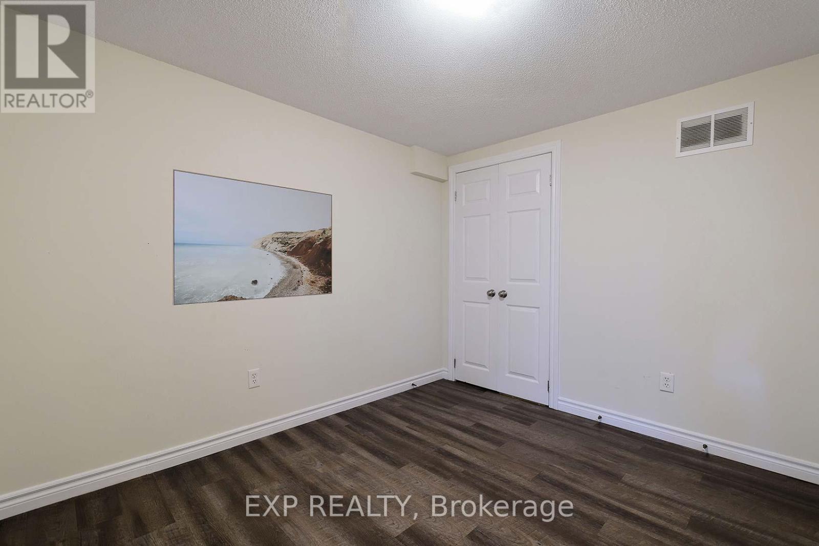 22a Bernick Drive, Barrie, Ontario  L4M 5J5 - Photo 35 - S12323781