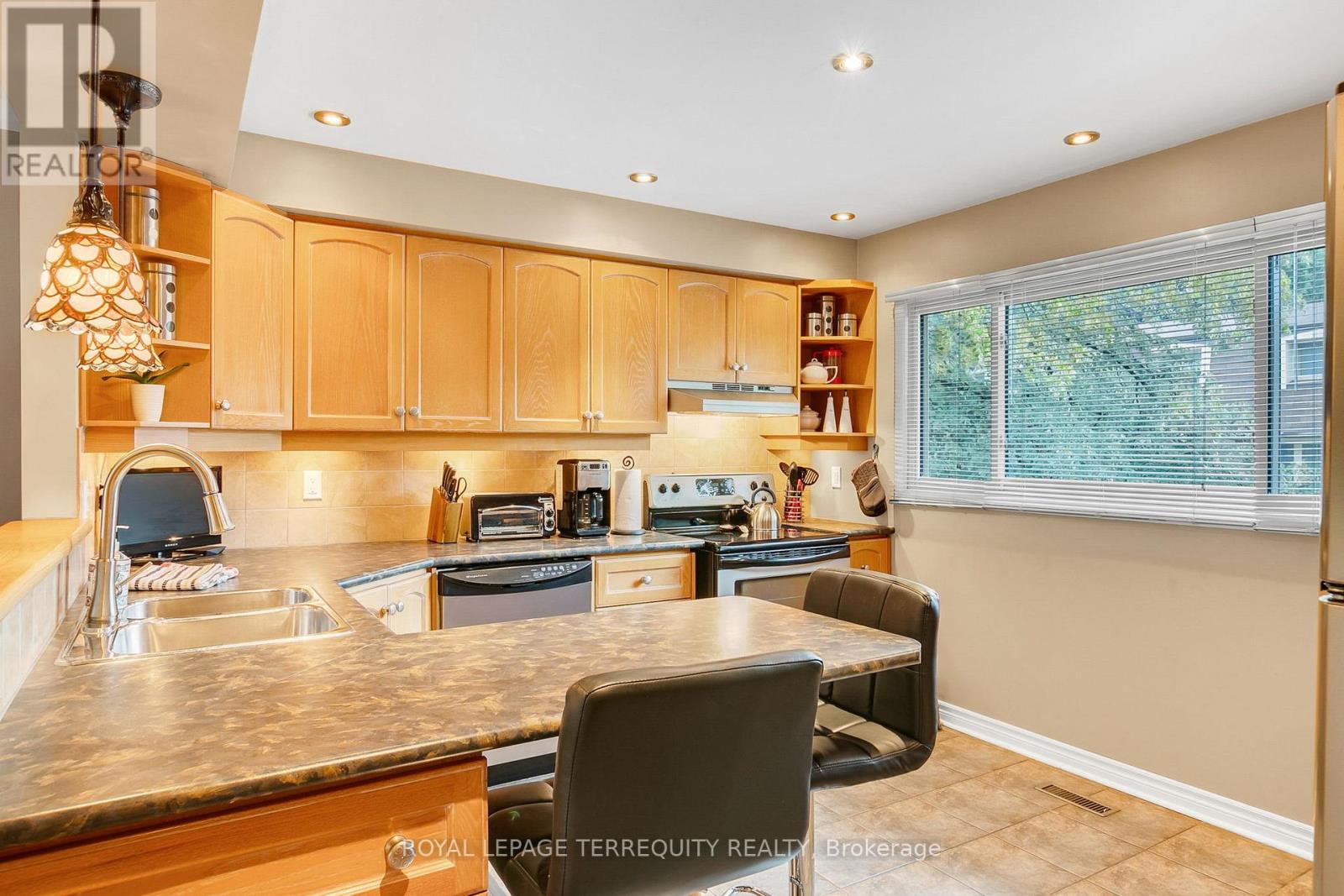 74 Silver Shadow Path, Toronto, Ontario  M9C 4Y2 - Photo 11 - W12323805