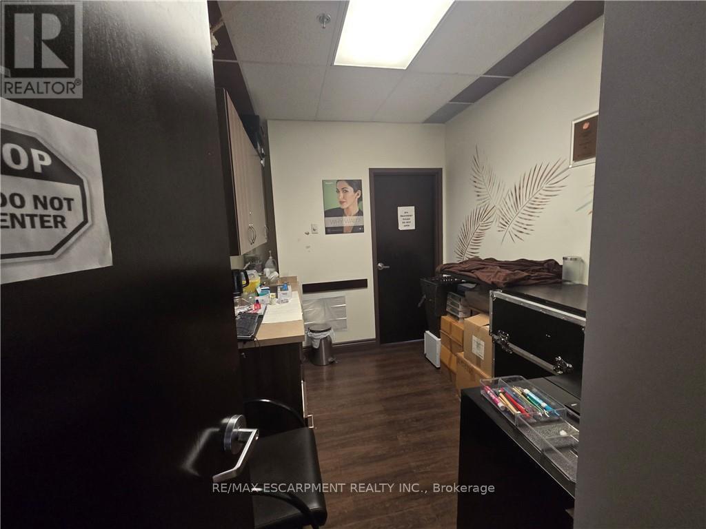 1 - 4033 Hurontario Street, Mississauga, Ontario  L5B 2N5 - Photo 17 - W12323817