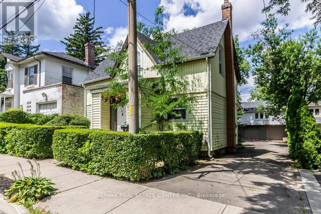215-217 Queen Street, Milton, Ontario  L9T 1K3 - Photo 2 - W12323884