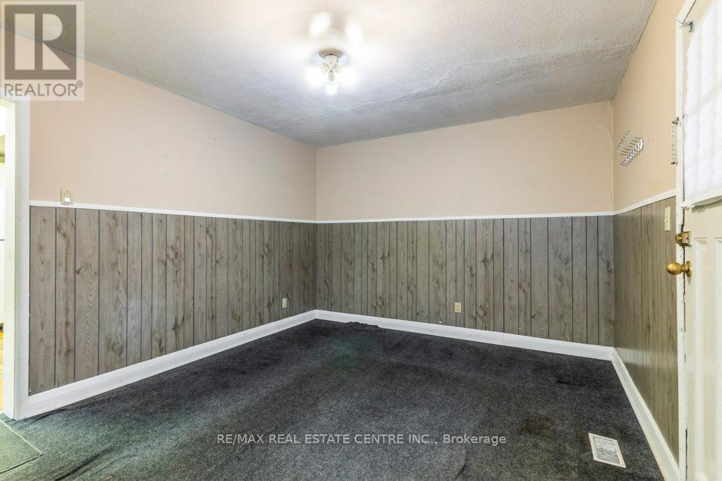 215-217 Queen Street, Milton, Ontario  L9T 1K3 - Photo 22 - W12323884