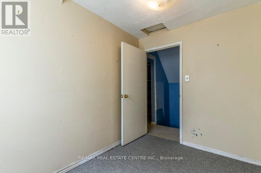 215-217 Queen Street, Milton, Ontario  L9T 1K3 - Photo 25 - W12323884