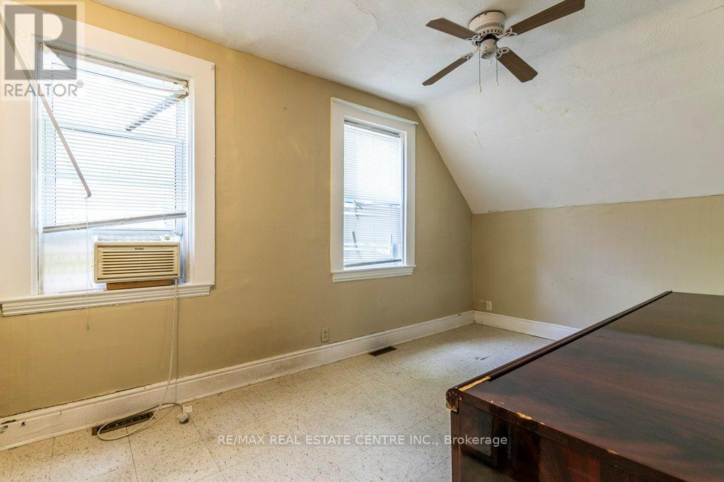 215-217 Queen Street, Milton, Ontario  L9T 1K3 - Photo 26 - W12323884