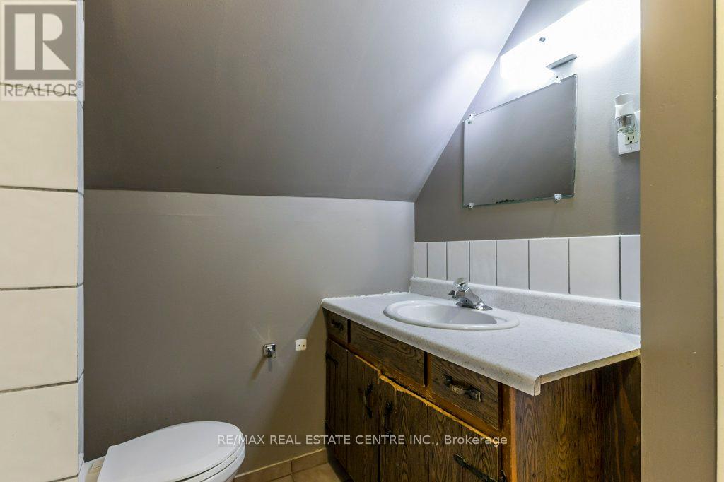 215-217 Queen Street, Milton, Ontario  L9T 1K3 - Photo 31 - W12323884
