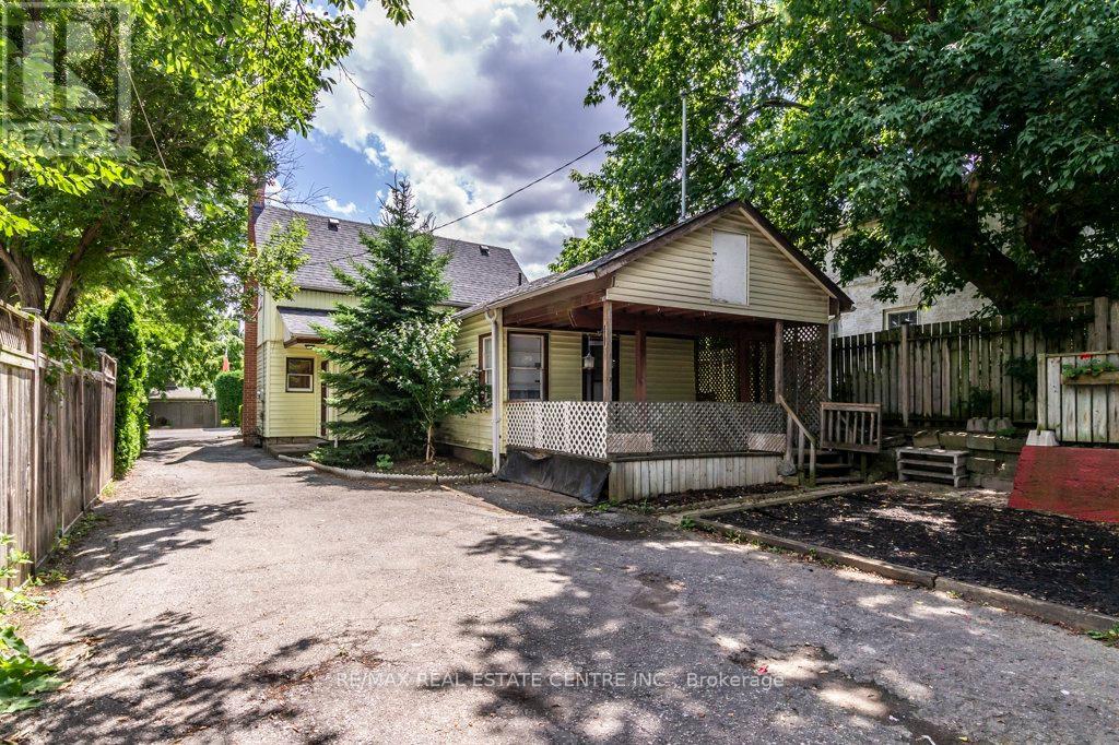 215-217 Queen Street, Milton, Ontario  L9T 1K3 - Photo 6 - W12323884