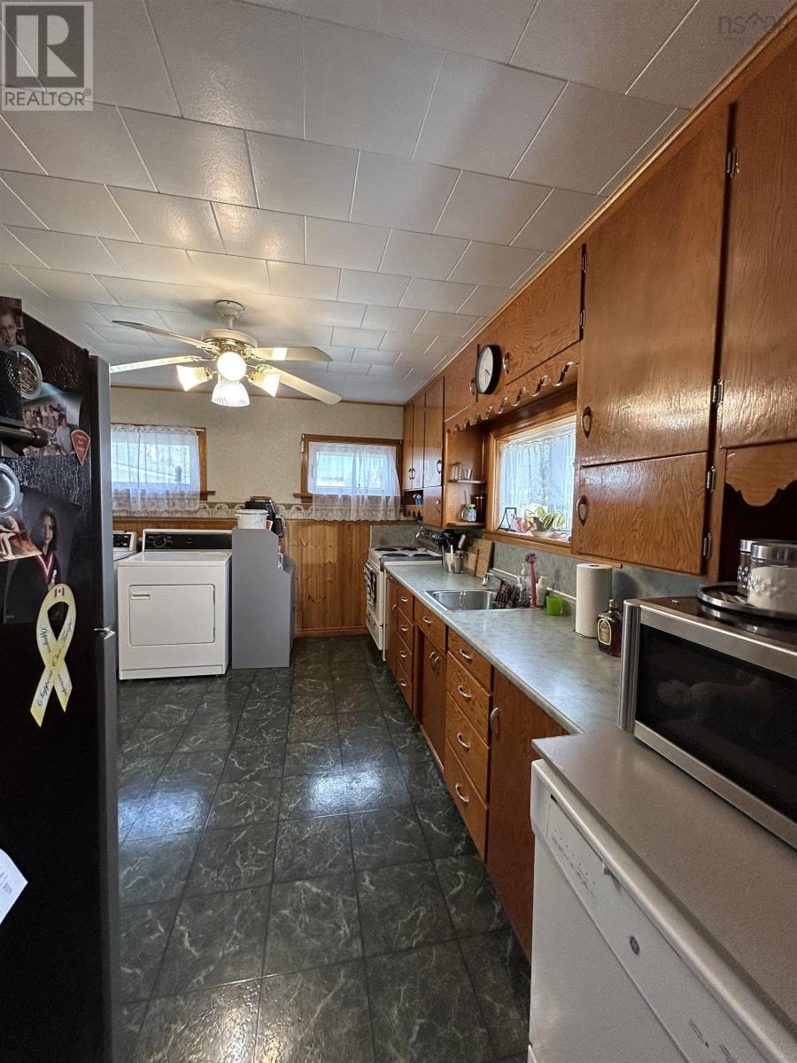 92 Victoria Street, Springhill, Nova Scotia  B0M 1X0 - Photo 11 - 202518775