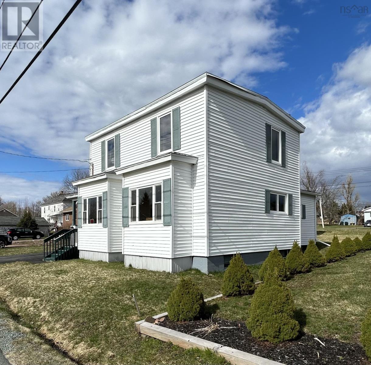 92 Victoria Street, Springhill, Nova Scotia  B0M 1X0 - Photo 3 - 202518775