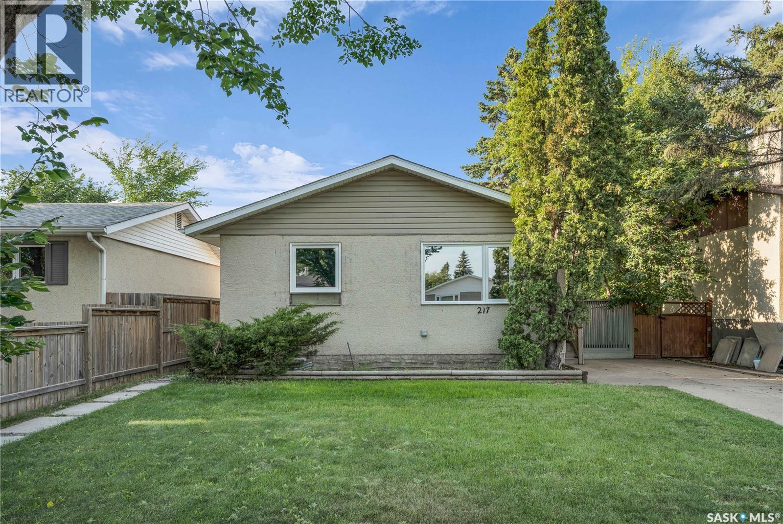 Property at 217 Western CRESCENT image 1