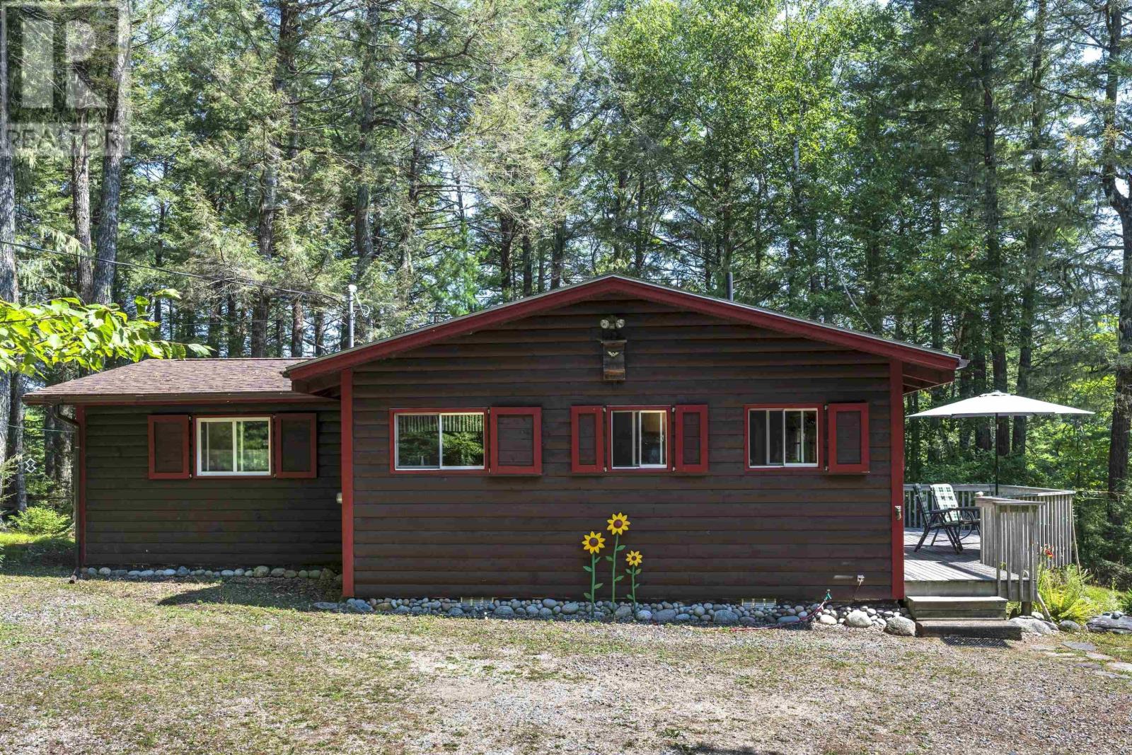 569 Peters Point Road, South Brookfield, Nova Scotia  B0T 1X0 - Photo 2 - 202519342