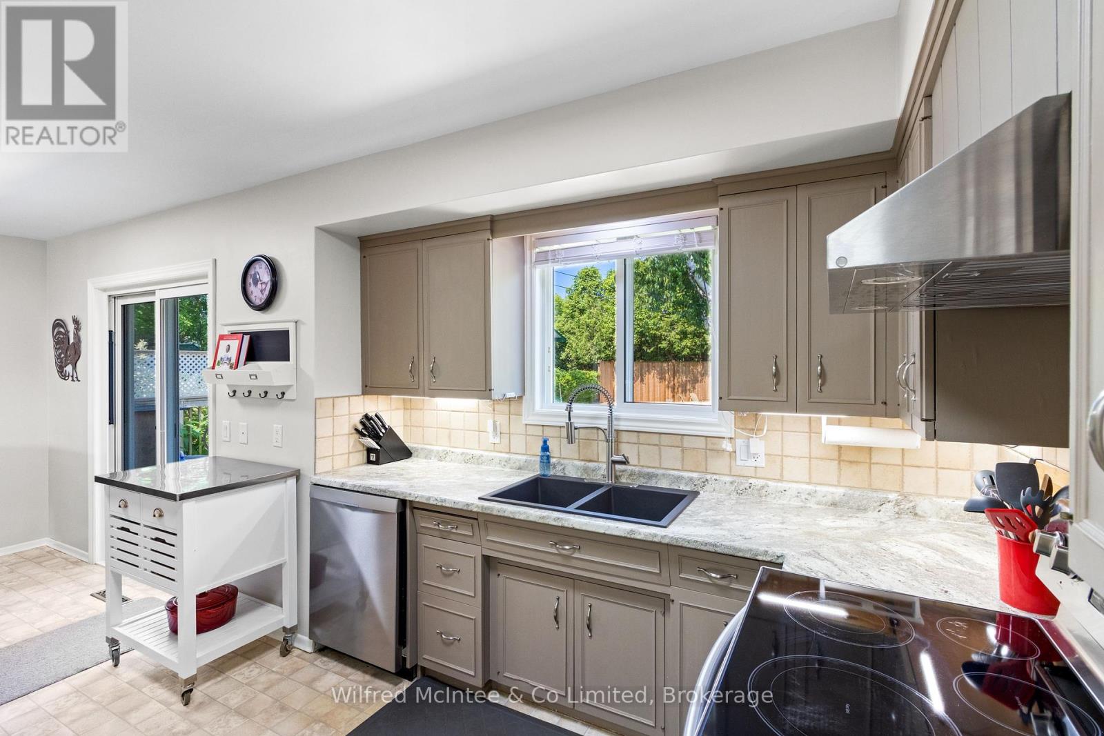 432 Elgin Street, Kincardine, Ontario  N2Z 2V4 - Photo 15 - X12324082
