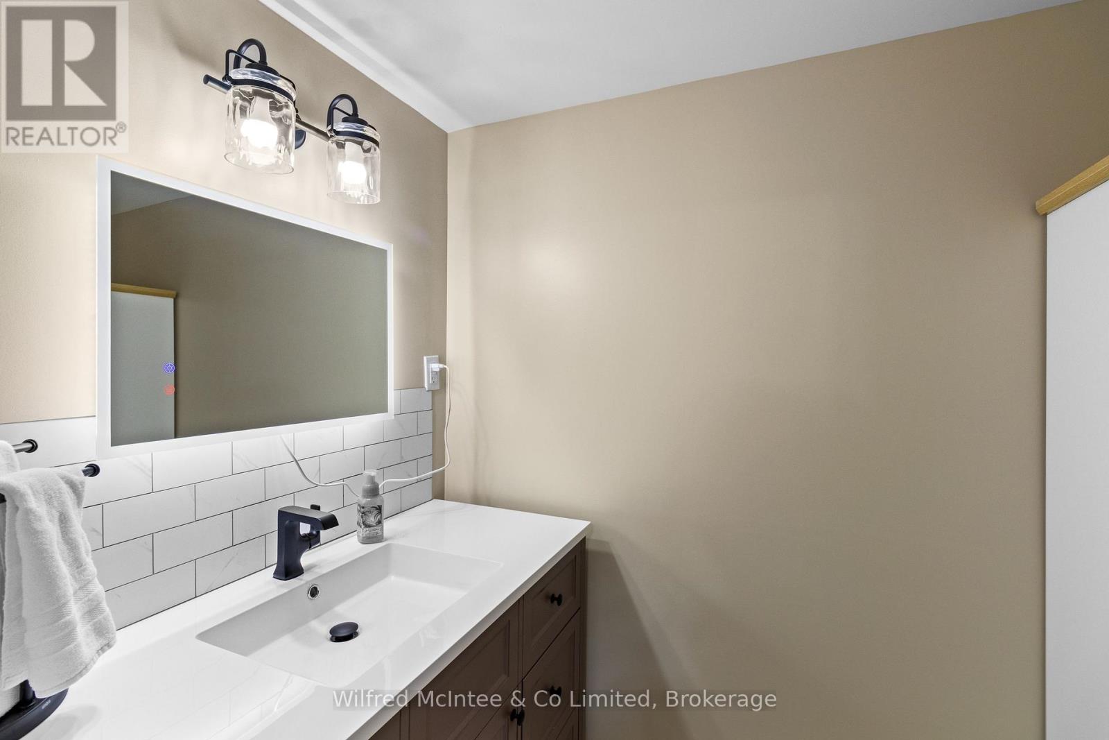 432 Elgin Street, Kincardine, Ontario  N2Z 2V4 - Photo 35 - X12324082