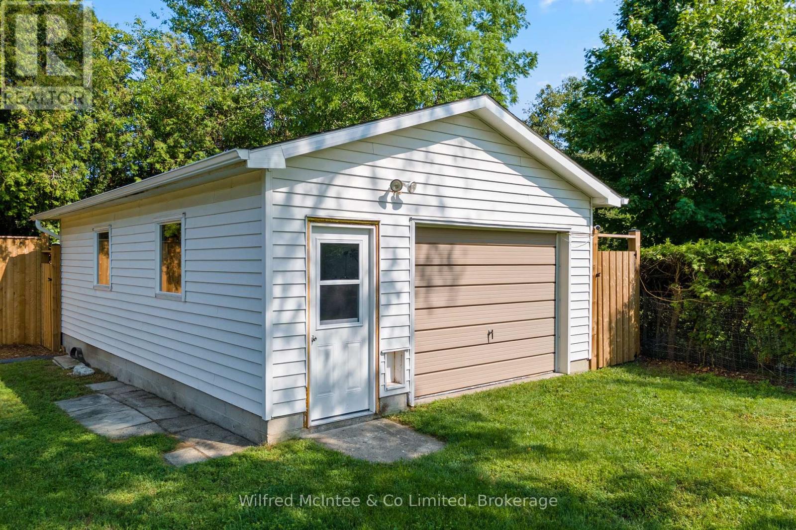 432 Elgin Street, Kincardine, Ontario  N2Z 2V4 - Photo 43 - X12324082