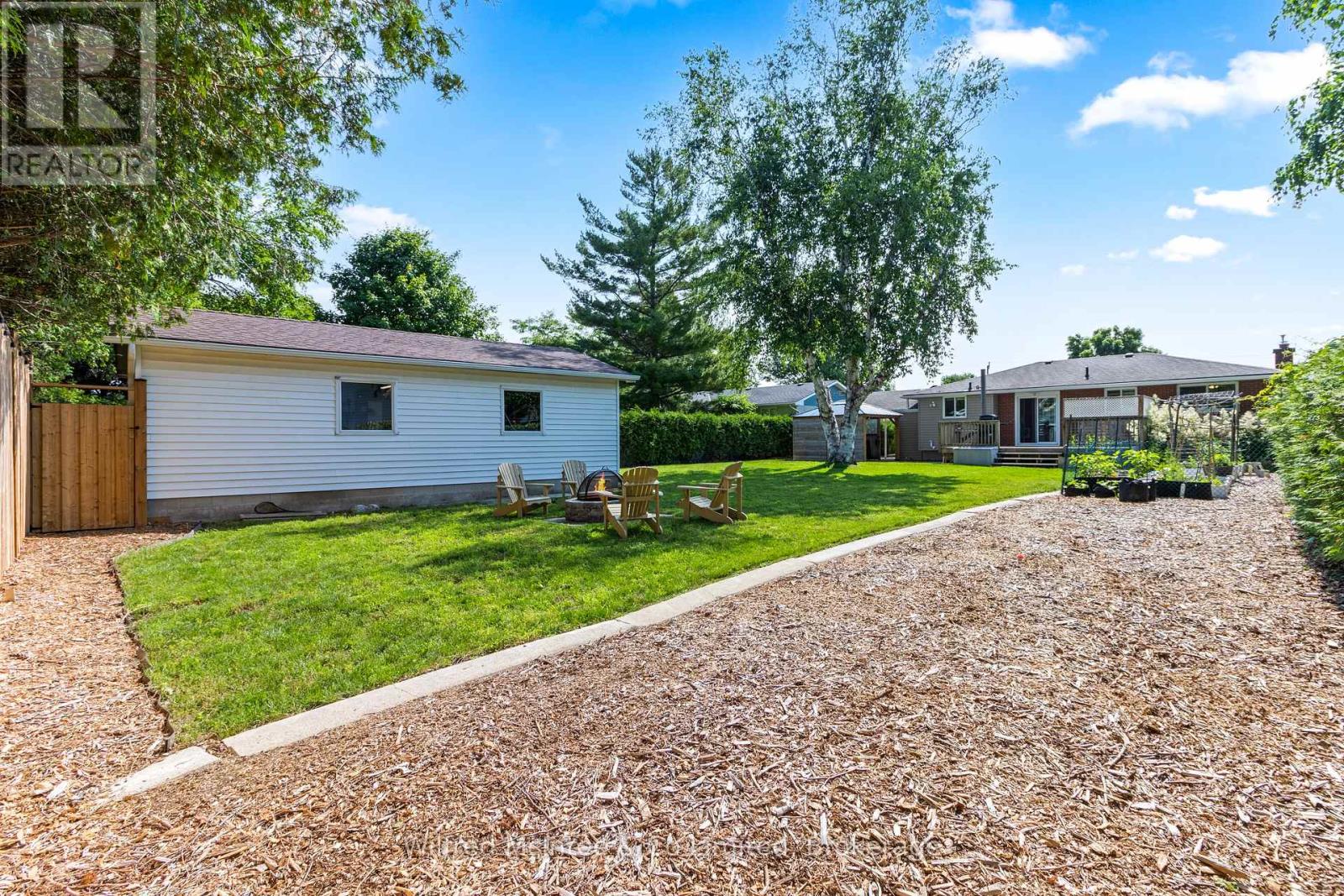 432 Elgin Street, Kincardine, Ontario  N2Z 2V4 - Photo 6 - X12324082