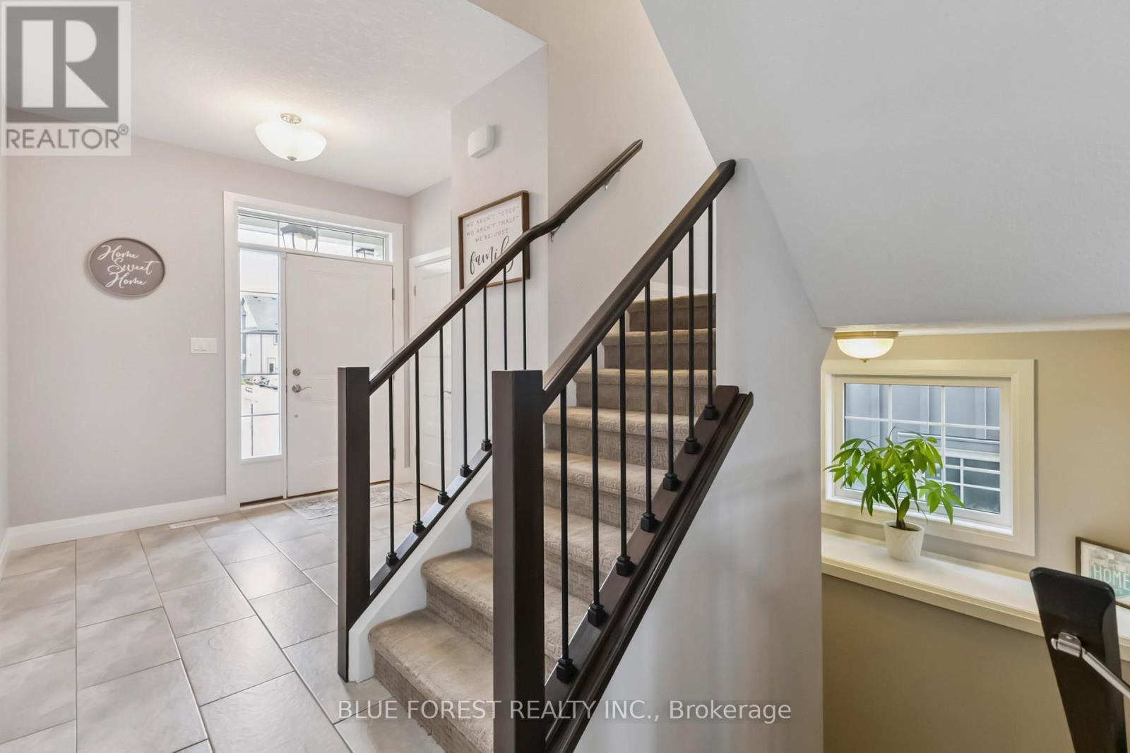 102 - 275 Callaway Road, London North, Ontario  N6G 0N8 - Photo 5 - X12324097
