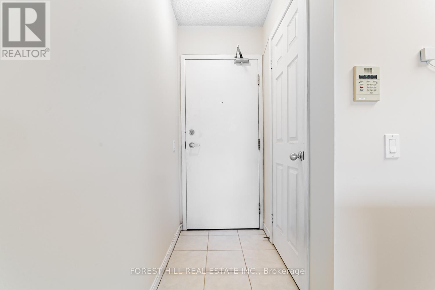 Property at 1501 - 30 HARRISON GARDEN BOULEVARD image 2