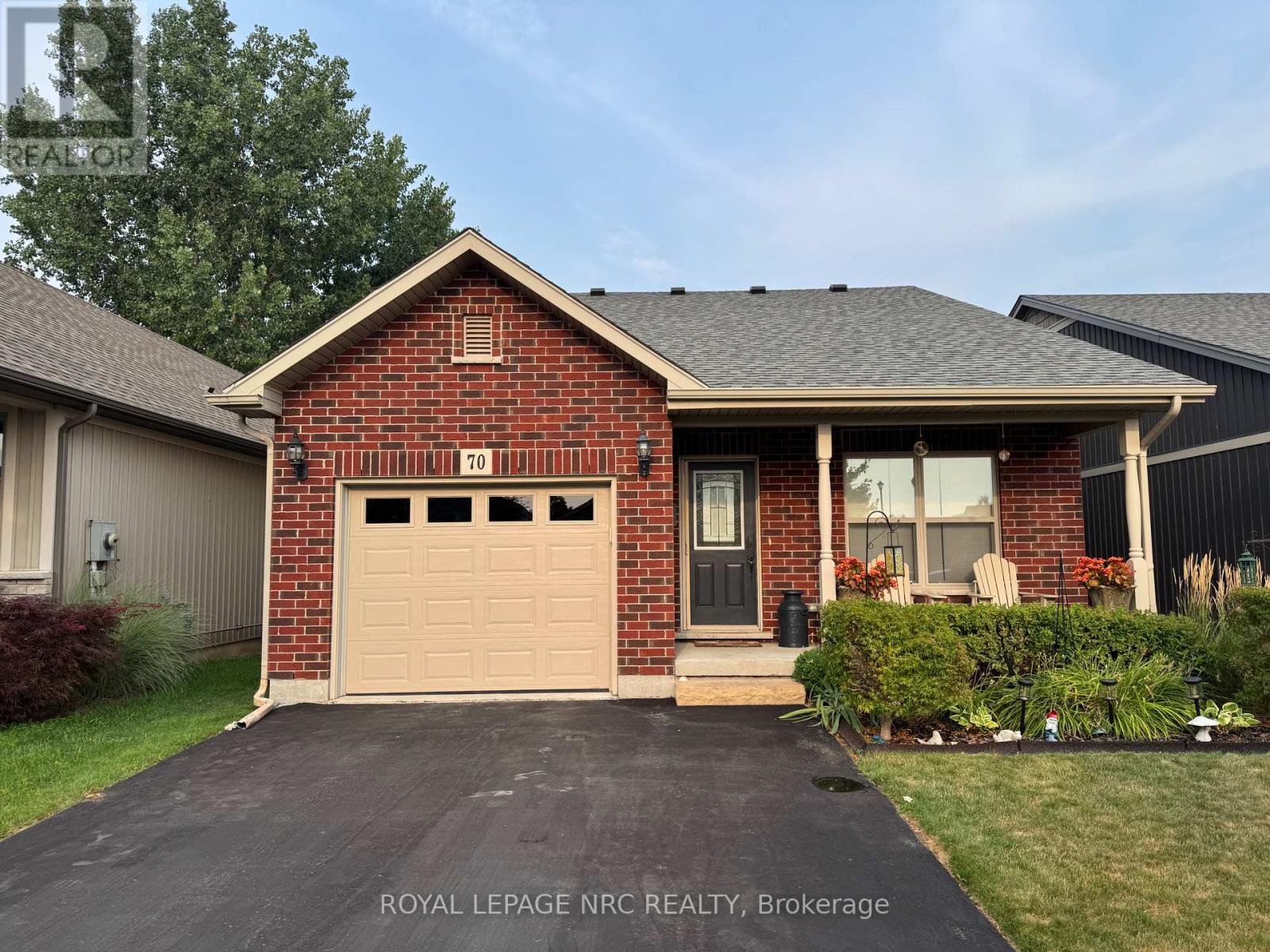 Property at 70 PARKSIDE DRIVE image 2