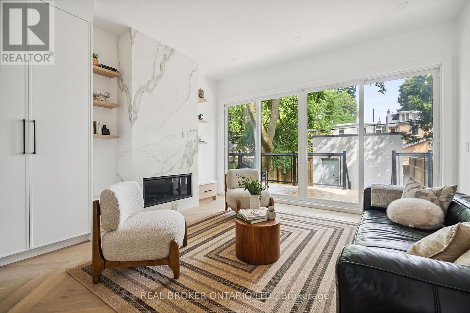 Property at 98 HOGARTH AVENUE image 3