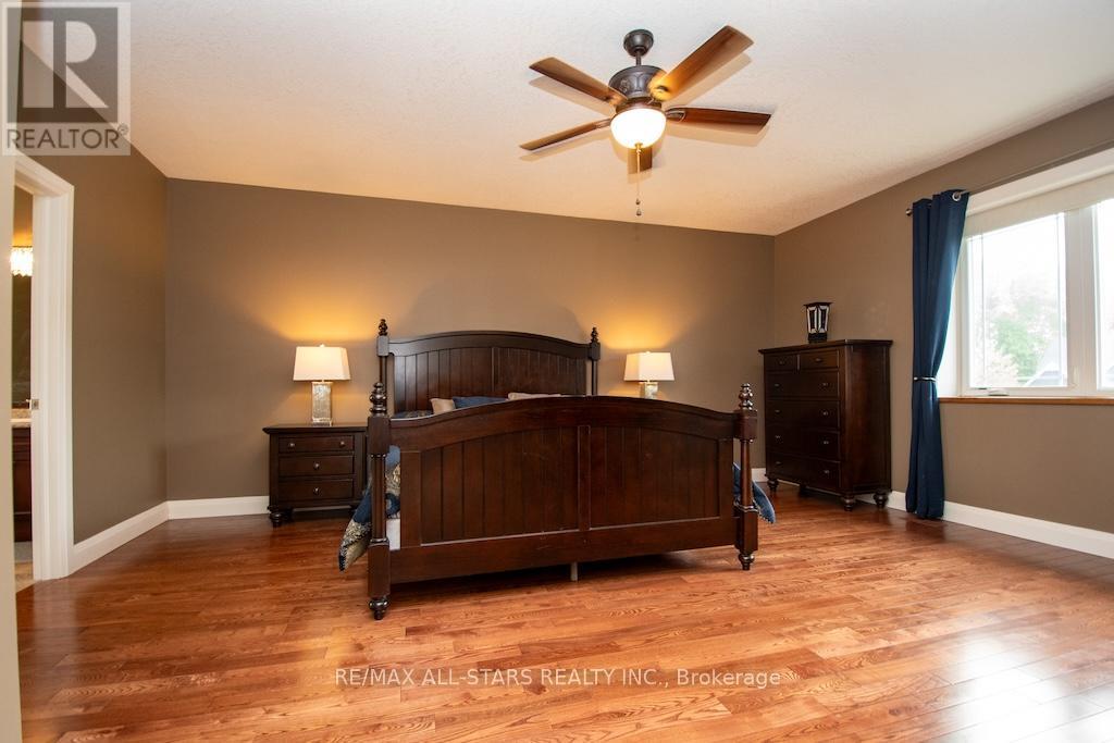 15 Rustlewood Avenue, Kawartha Lakes, Ontario  L0A 1A0 - Photo 16 - X12324095