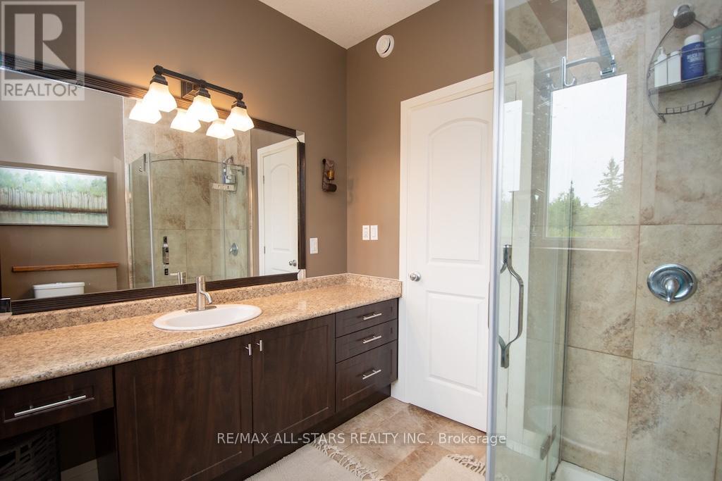 15 Rustlewood Avenue, Kawartha Lakes, Ontario  L0A 1A0 - Photo 27 - X12324095