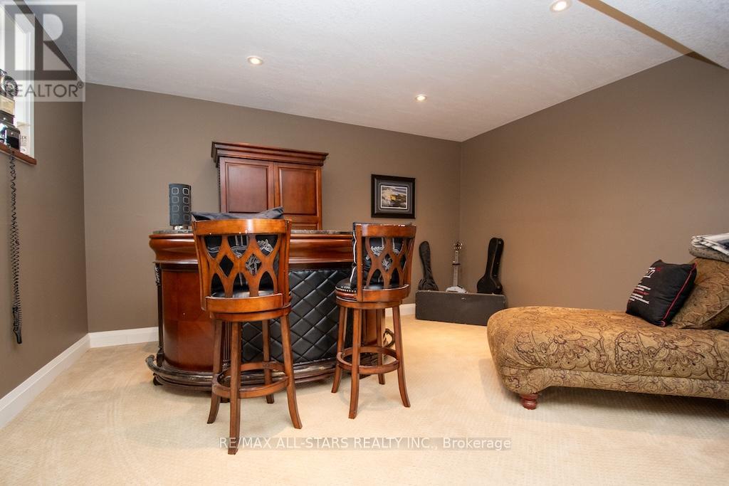 15 Rustlewood Avenue, Kawartha Lakes, Ontario  L0A 1A0 - Photo 28 - X12324095