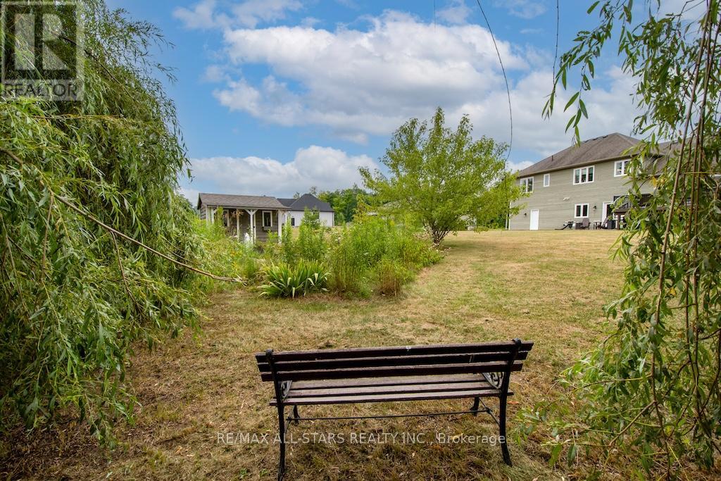 15 Rustlewood Avenue, Kawartha Lakes, Ontario  L0A 1A0 - Photo 32 - X12324095