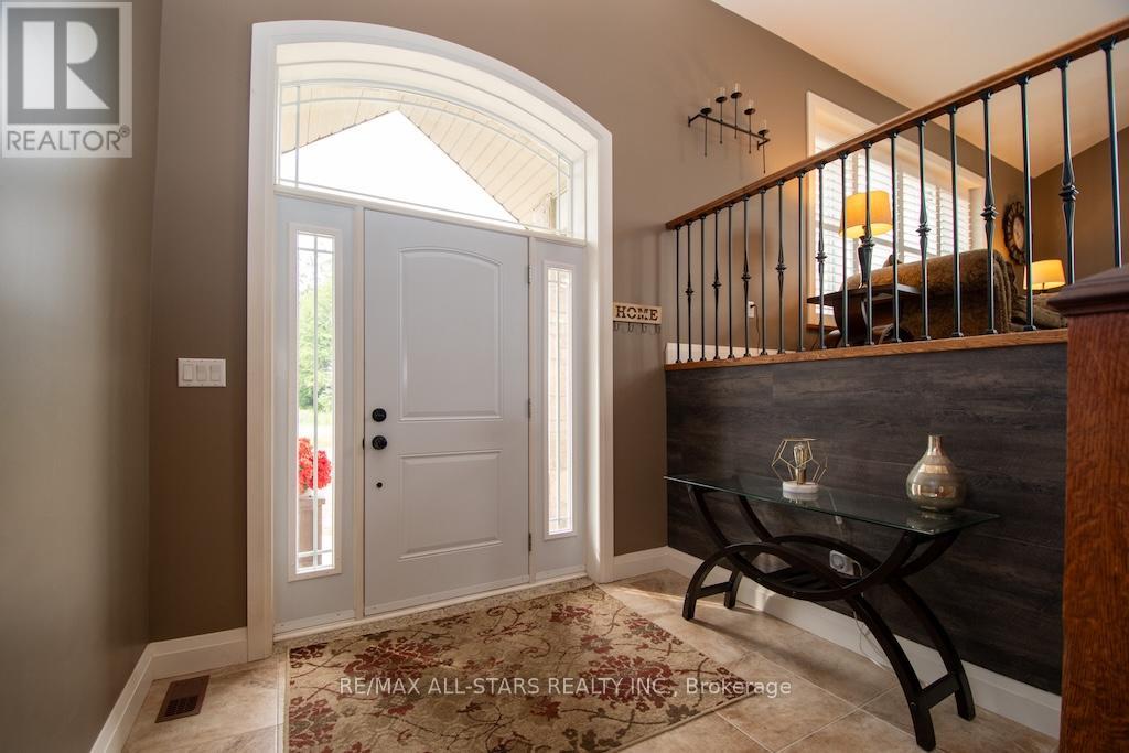 15 Rustlewood Avenue, Kawartha Lakes, Ontario  L0A 1A0 - Photo 4 - X12324095