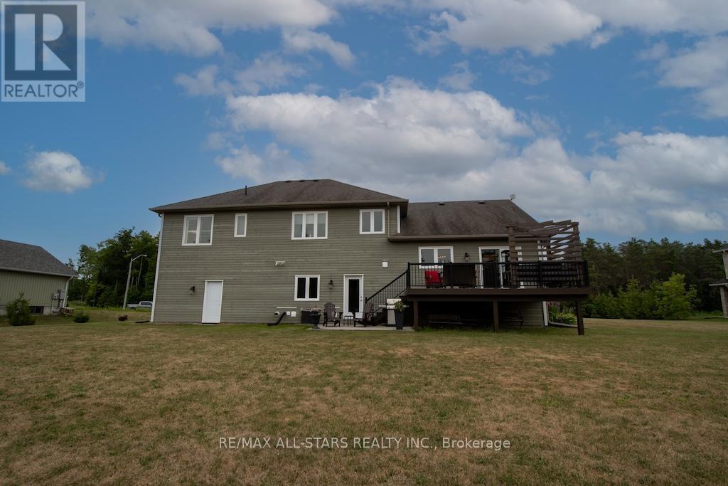 15 Rustlewood Avenue, Kawartha Lakes, Ontario  L0A 1A0 - Photo 46 - X12324095