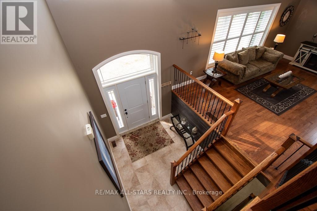 15 Rustlewood Avenue, Kawartha Lakes, Ontario  L0A 1A0 - Photo 6 - X12324095