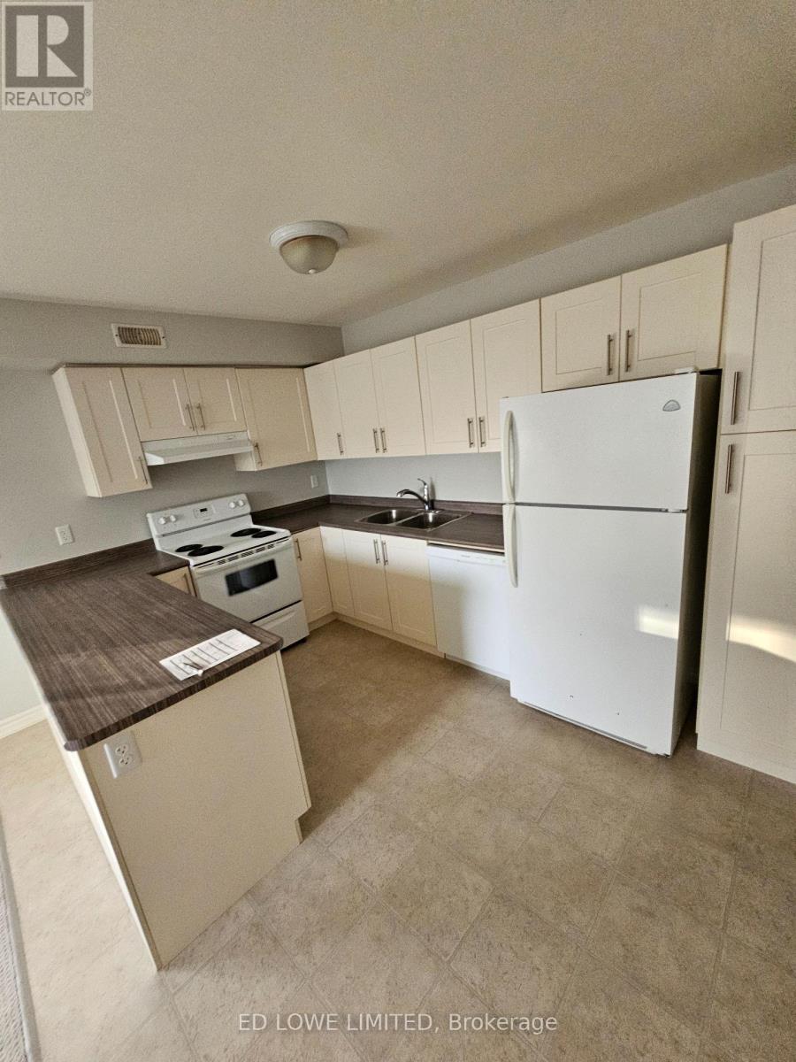 82 Fittons Road E, Orillia, Ontario  L3V 2J5 - Photo 3 - S12323957